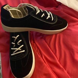 Black spenco sneakers size ten